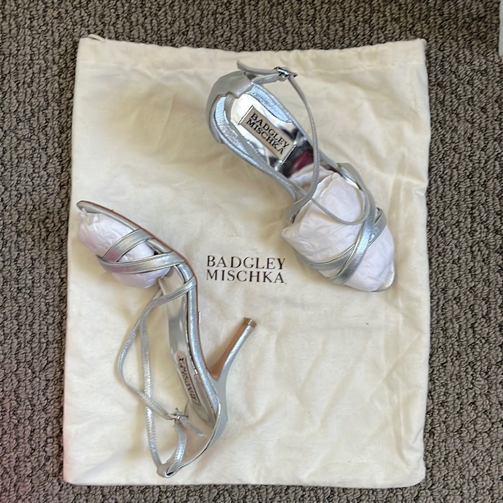 Silver Badgley Mischka heel size 5